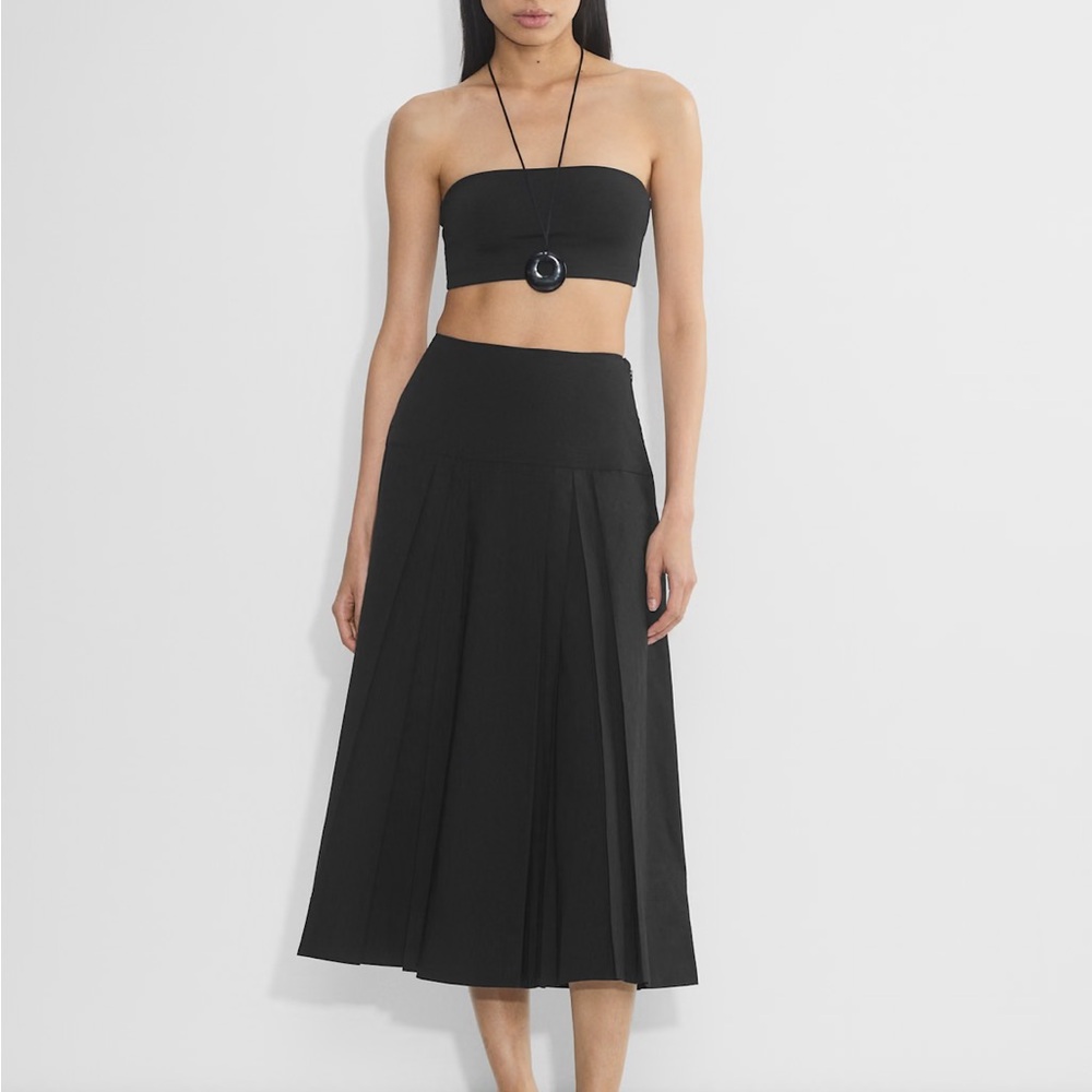 Elegant Black Pleated Skirt